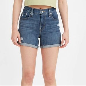 Levi's | Mid Length Shorts